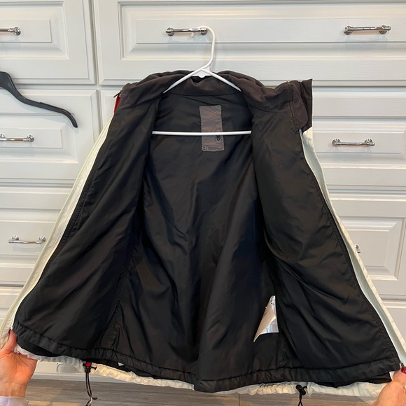 Women’s Spyder Ski Jacket - Picture 6 of 8